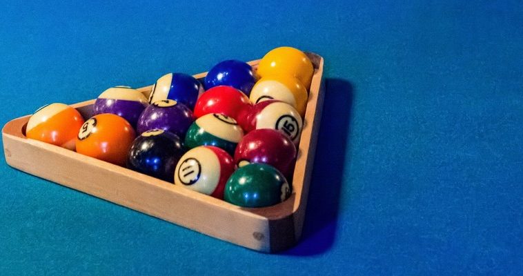 Comment placer les boules de billard dans le triangle